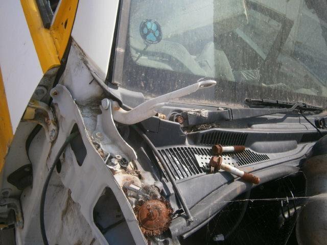 Решетка под лобовое стекло Тойота Хайлюкс Сурф в Нерюнгри 29486